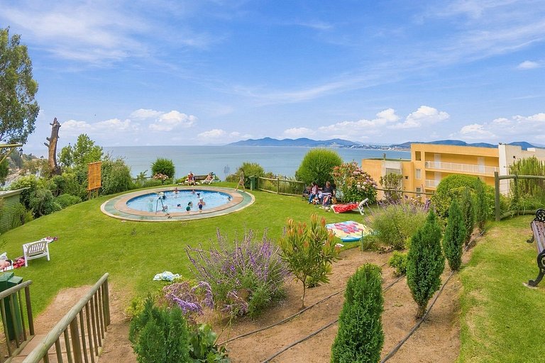 Departamento con vista al mar en Bahía Pelícanos.