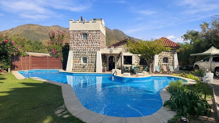 Amplia casa con piscina y tinaja, Cajón del Maipo.