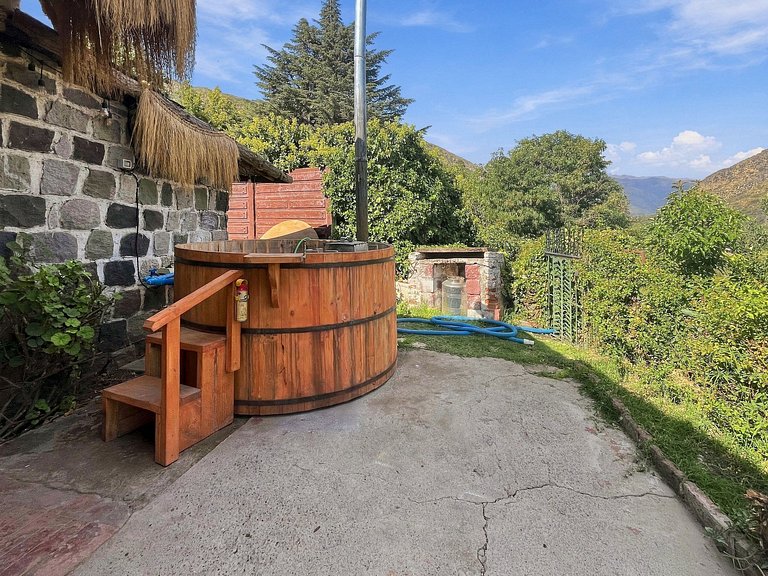 Spacious house with a pool and hot tub, Cajón del Maipo.