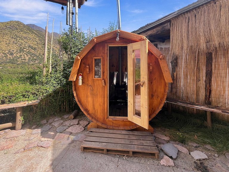 Spacious house with a pool and hot tub, Cajón del Maipo.