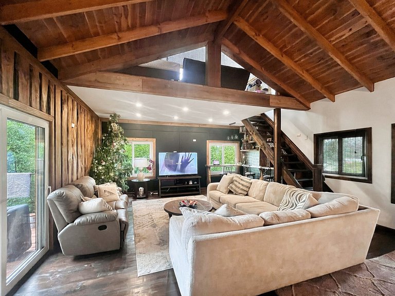 Casa familiar rodeada de naturaleza en Panguipulli