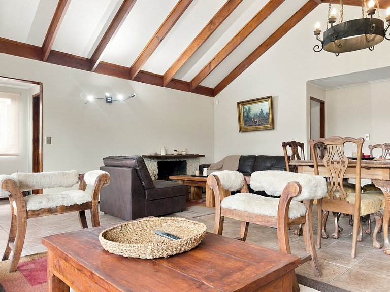 Casa familiar con piscina en Olmué