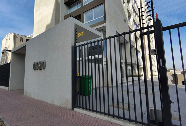 Departamento con piscina en La Cisterna